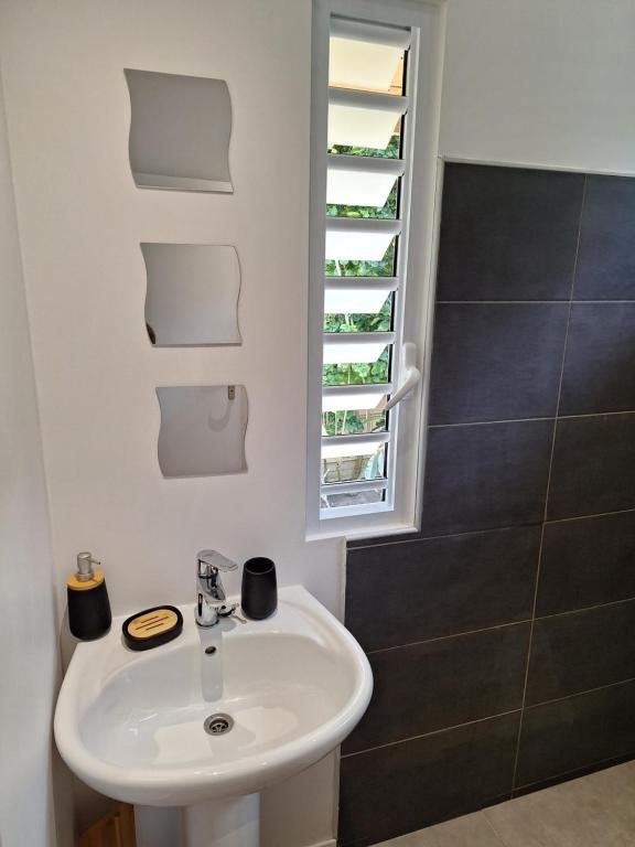 Bathroom detail